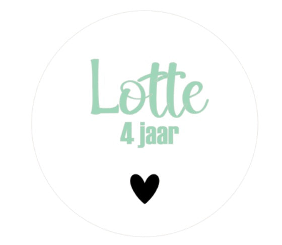 Sticker met naam en hartje